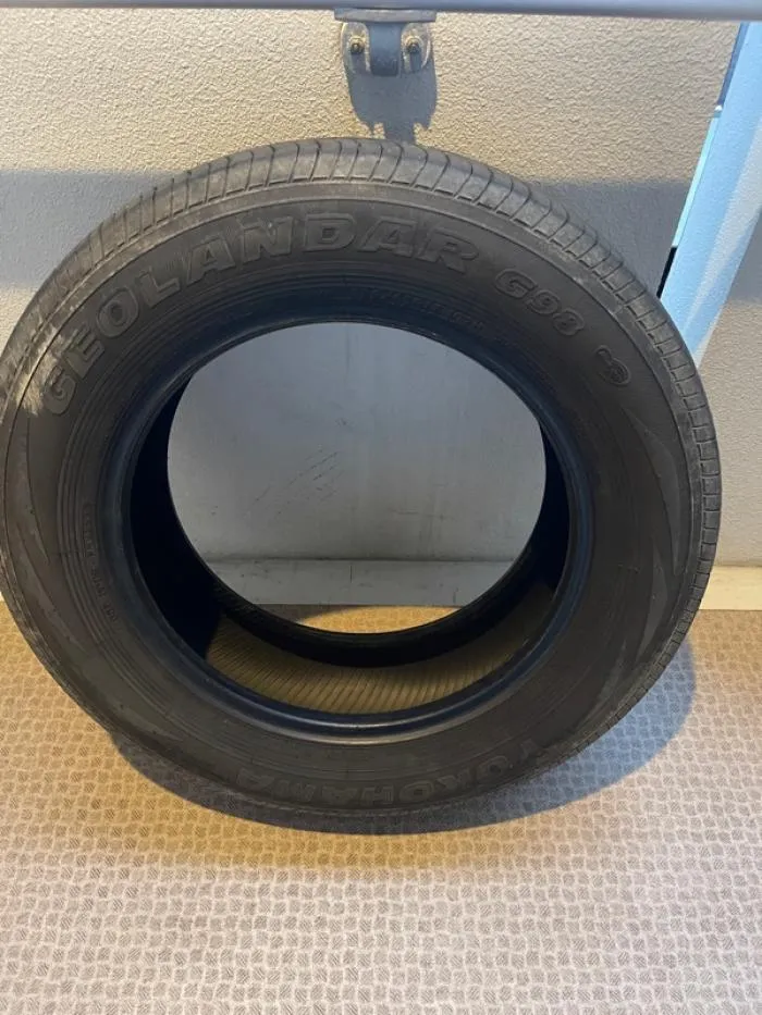 225/65R17 ヨコハマタイヤ　ジオランダー