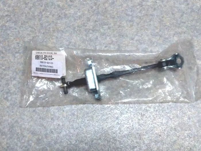 ダイハツ　トヨタ　フロントドアチェック　半額