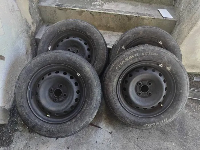 中古タイヤ＆ホイル４本セット（プロボックスで使用）