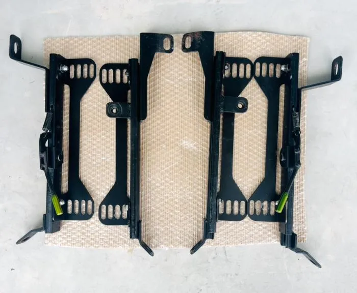 日産系シートレール