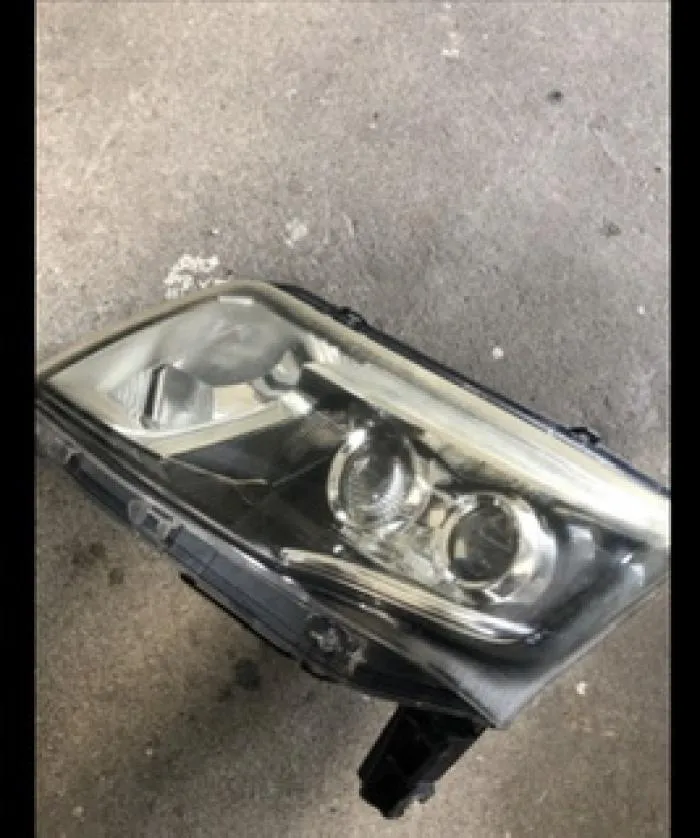 ムーヴ　ヘッドライト左のみ　LA100