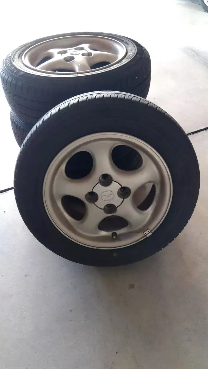 マツダ純正アルミホイルタイヤ