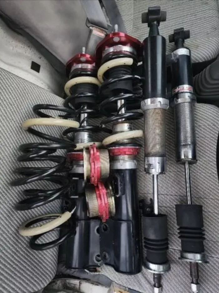 トヨタ　80系　ヴォクシー　ノア　エスクファイア　車高調