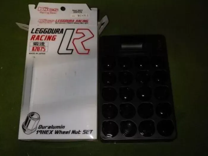 Ｋｉｃｓジュラルミン製　鍛造ホイルナット（ブラック）