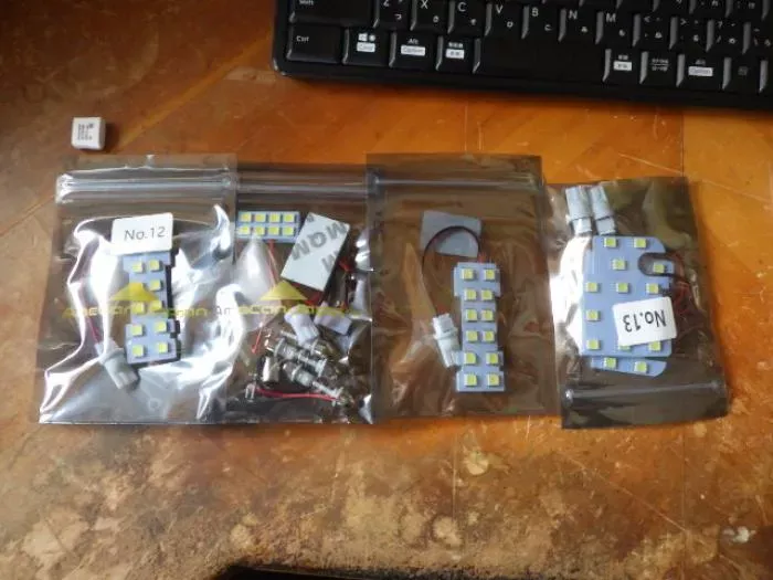 ダイハツムーヴ　LEDルームランプ6点セット