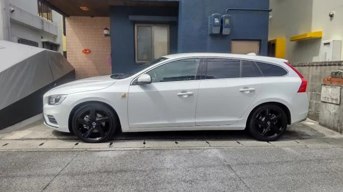 ボルボ　V60　D4