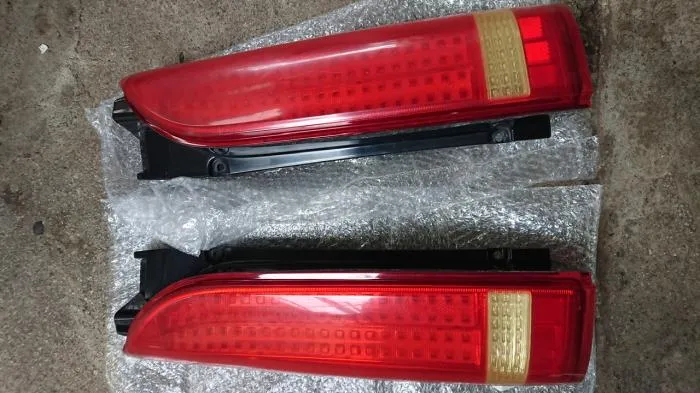 200系ハイエース　LEDテールランプ