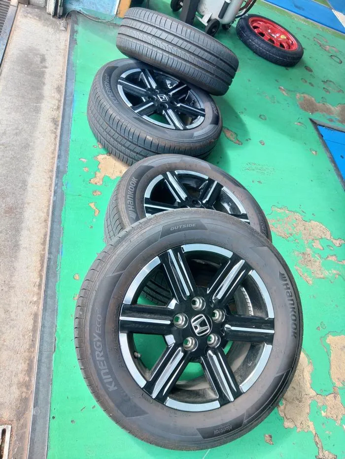 １６インチ　ホイール＆タイヤ　ホンダヴエゼル　新車純正外し