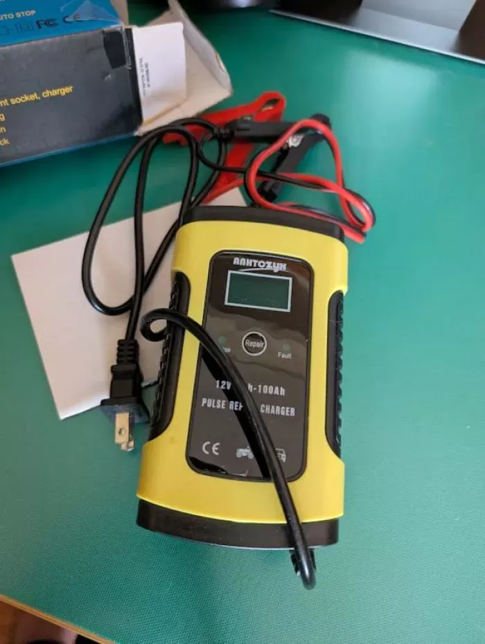 12V パルスチャージャー