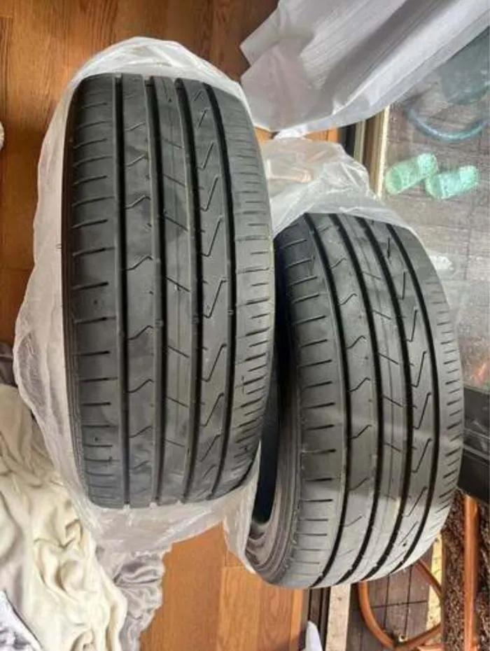 Hankook 225/45/17 tires x 4