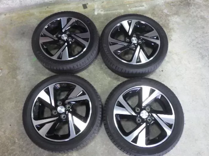 軽自動車用15インチタイヤホイル４本セット