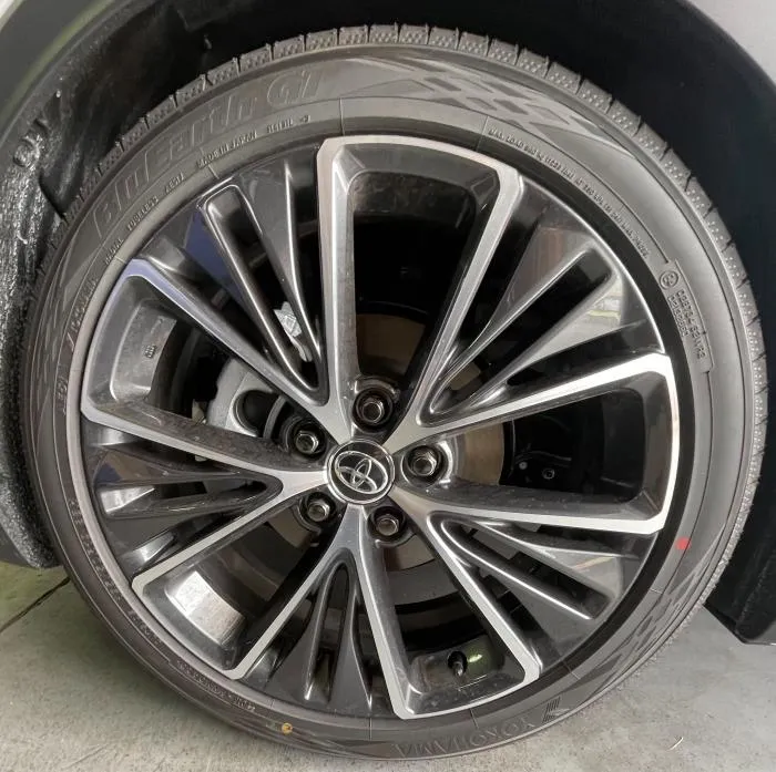 60プリウス１９インチタイヤホイールSET