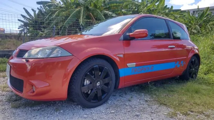 ルノー　メガーヌ　RS