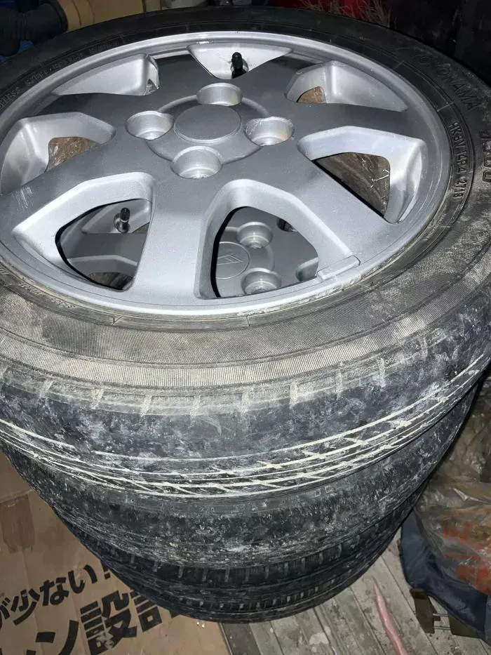 ダイハツ純正アルミホイール
