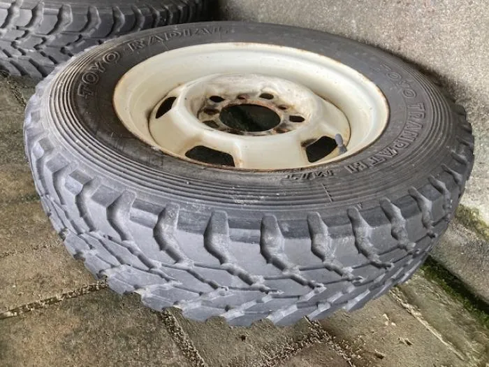 希少　ジムニー用　ホイールタイヤ　４本セット