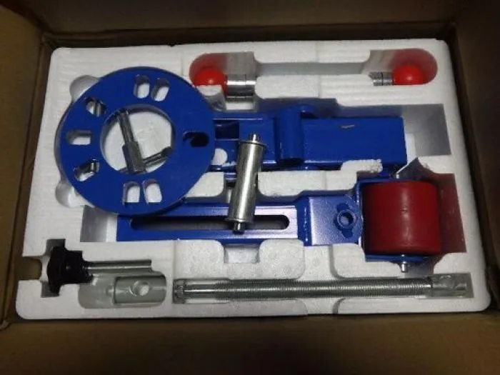 自動車用　フェンダー爪折曲げ機