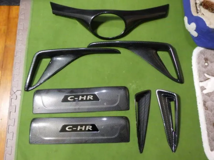 C-HR用外装パーツ（カーボン調）４点