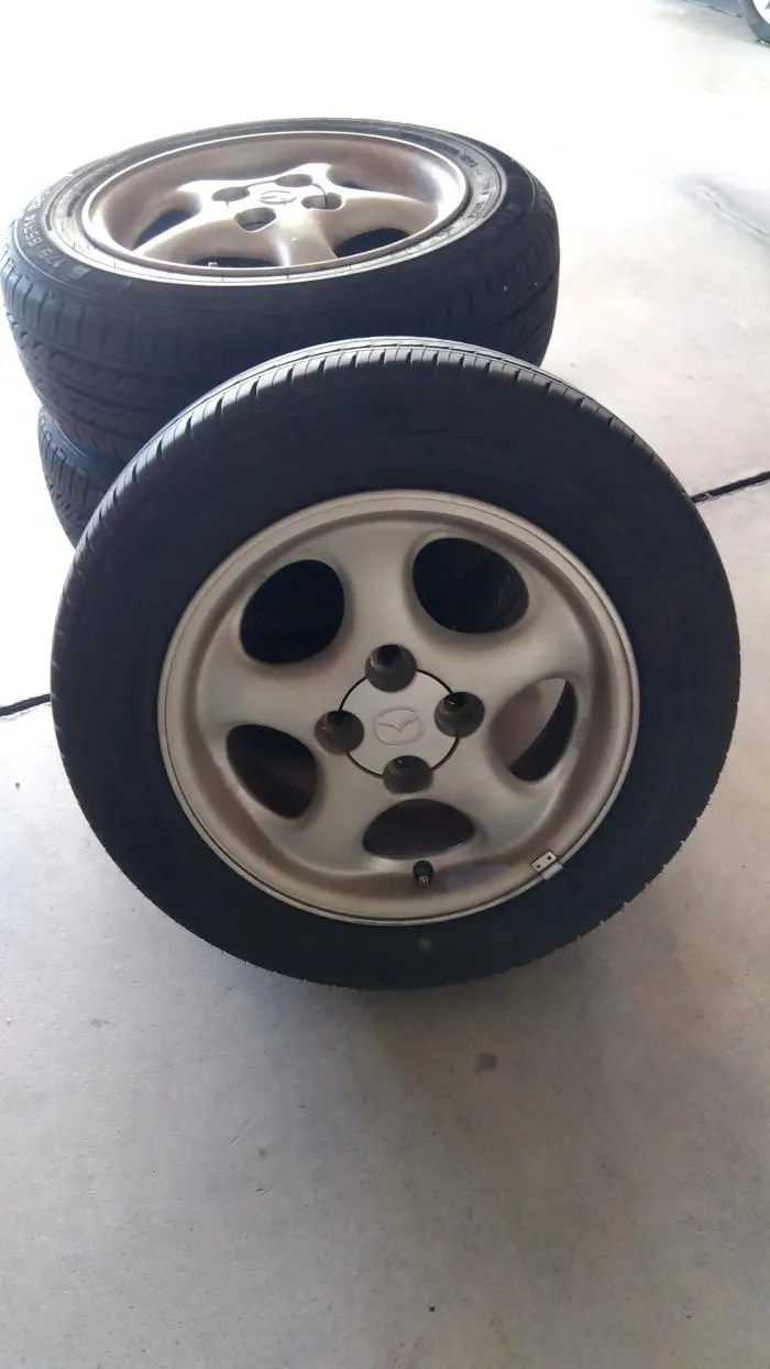 マツダ純正アルミホイルタイヤ