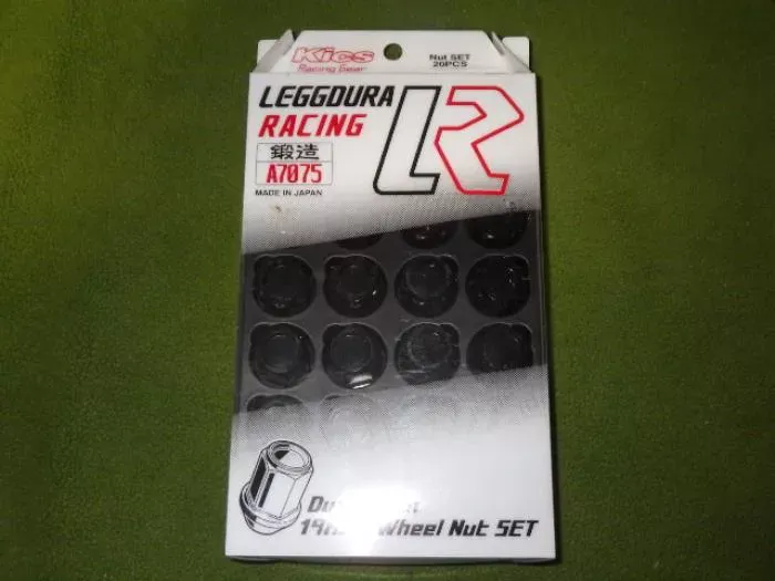 Ｋｉｃｓジュラルミン製　鍛造ホイルナット（ブラック）