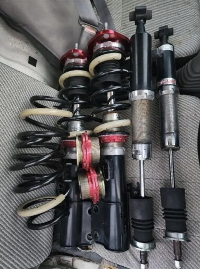 トヨタ　80系　ヴォクシー　ノア　エスクファイア　車高調