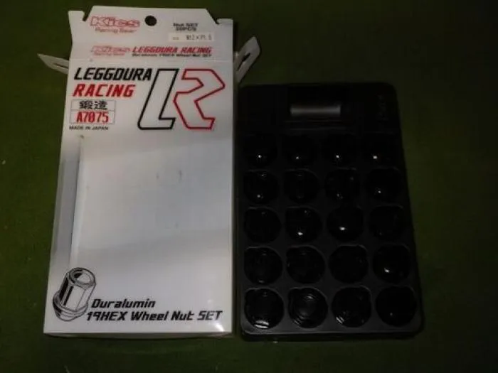 Ｋｉｃｓジュラルミン製　鍛造ホイルナット（ブラック）