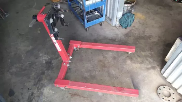 アストロプロダクツ製エンジンスタンド