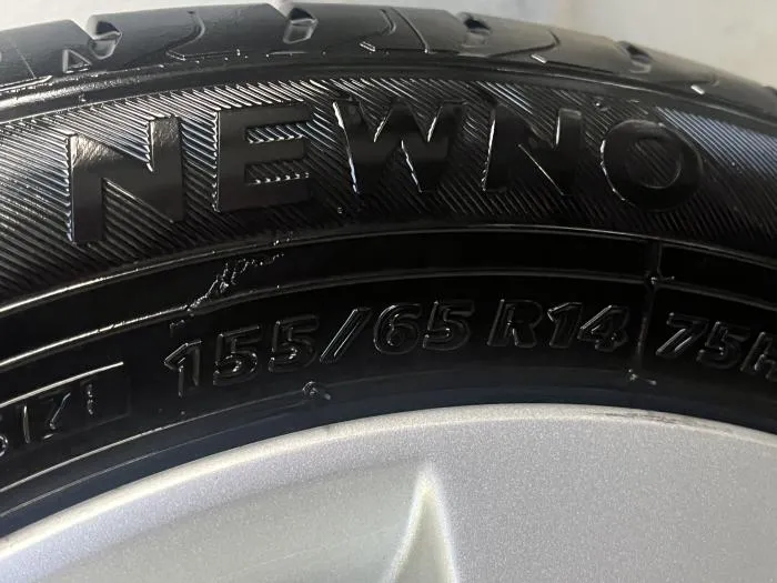 MH23SワゴンR 純正ホイル＋タイヤ（NEWNO）