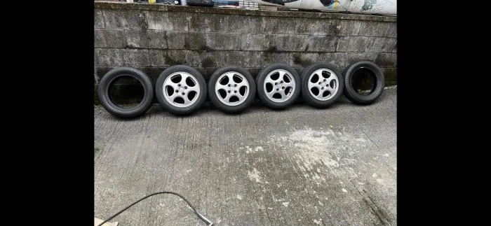 アルミホイール山ありタイヤとバリ山タイヤ2本付き