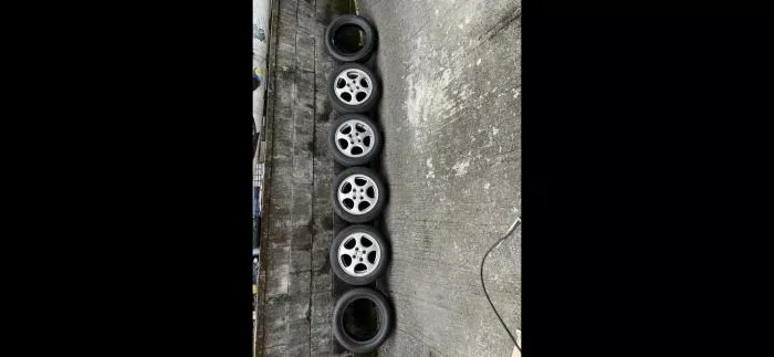 アルミホイール山ありタイヤ4本&バリ山タイヤ2本付き