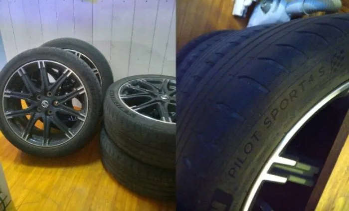 ジュークニスモRS純正ホイール18インチ4本