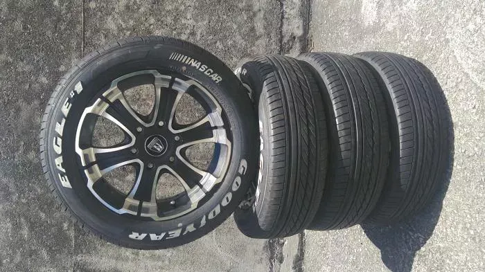 6穴17インチタイヤホイールセット